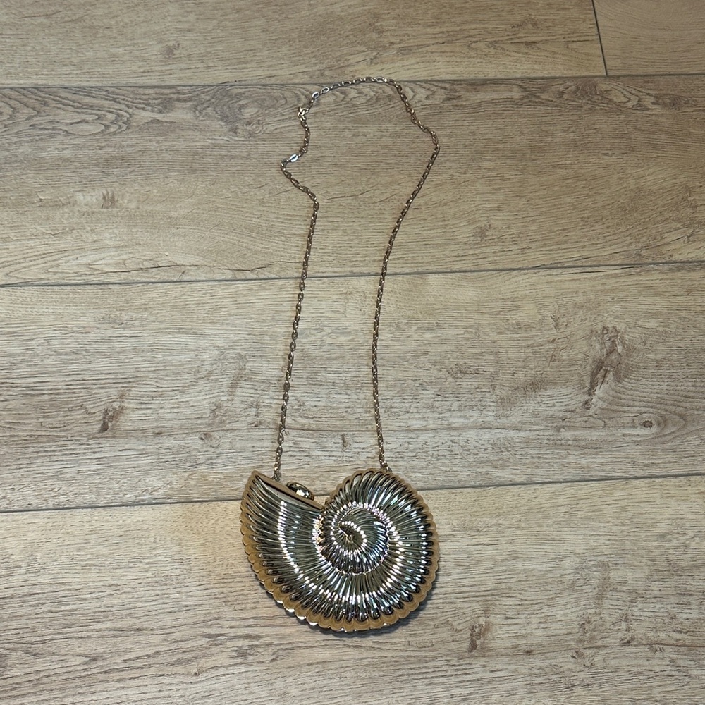 Seashell Conch Clutch